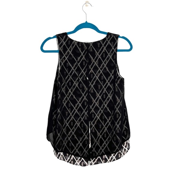 WHBM Layered Split Back V Neck Sleeveless High Low Blouse - Picture 6 of 9